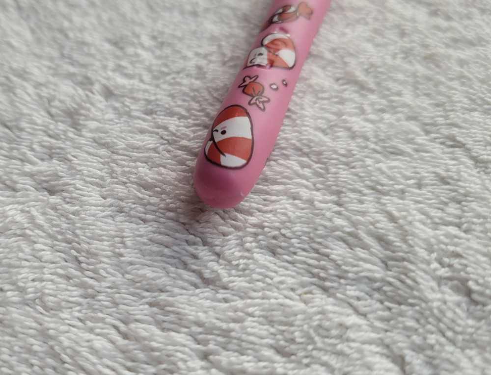 Preowned Candy Cane Wooble Ergonomic Crochet Hook