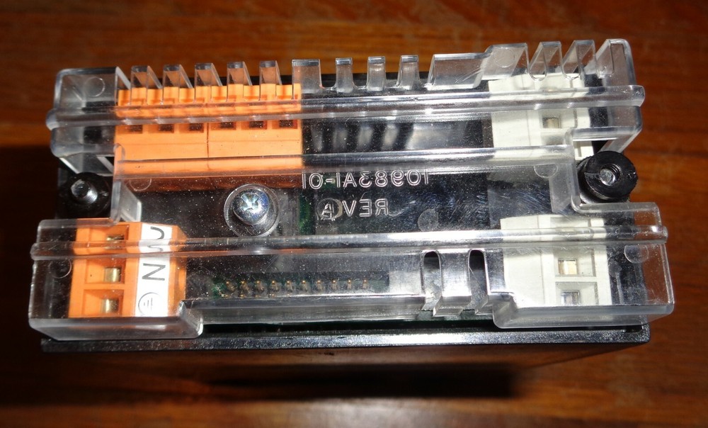 A Newport INFPT-020 Strain / Temp / Process Panel Timer / Meter / PID Controller