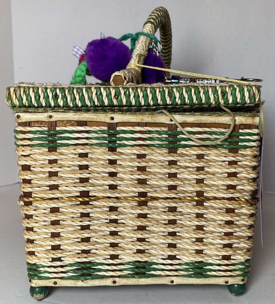 Sewing Basket Notions Keepsake Kit 200
