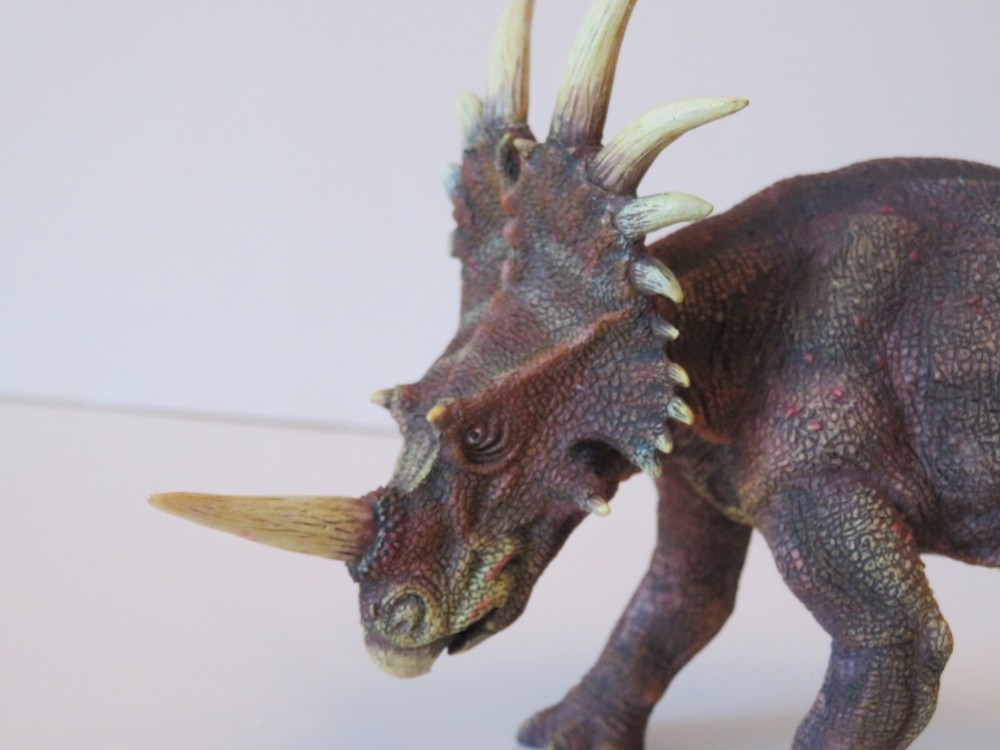 DINOSTOREUS STYRACOSAURUS FINISHED MODEL / FAVORITE COLLECTION
