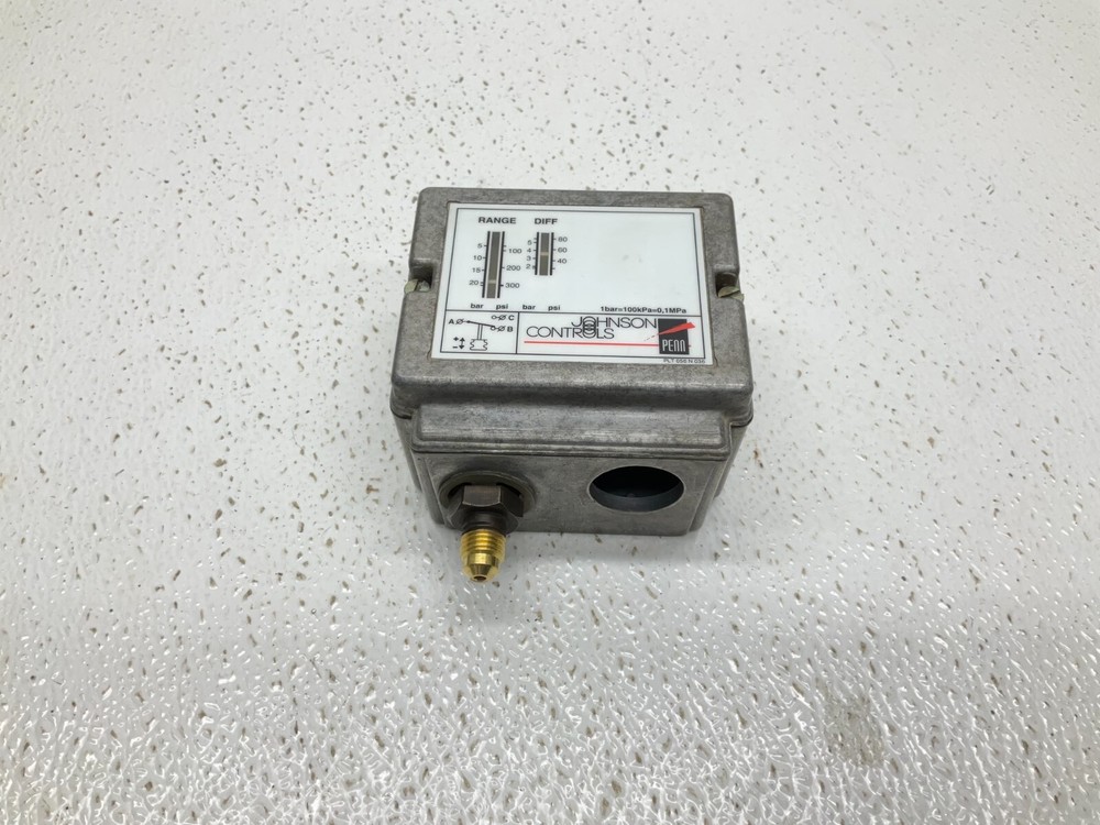 Johnson Controls P77AAA-9351 Pressure Control P77AAA9351 P77AAA
