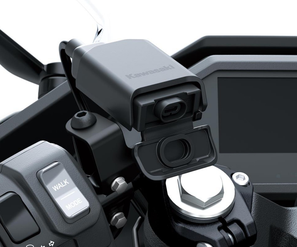 Kawasaki Ninja USB-C Port E-1