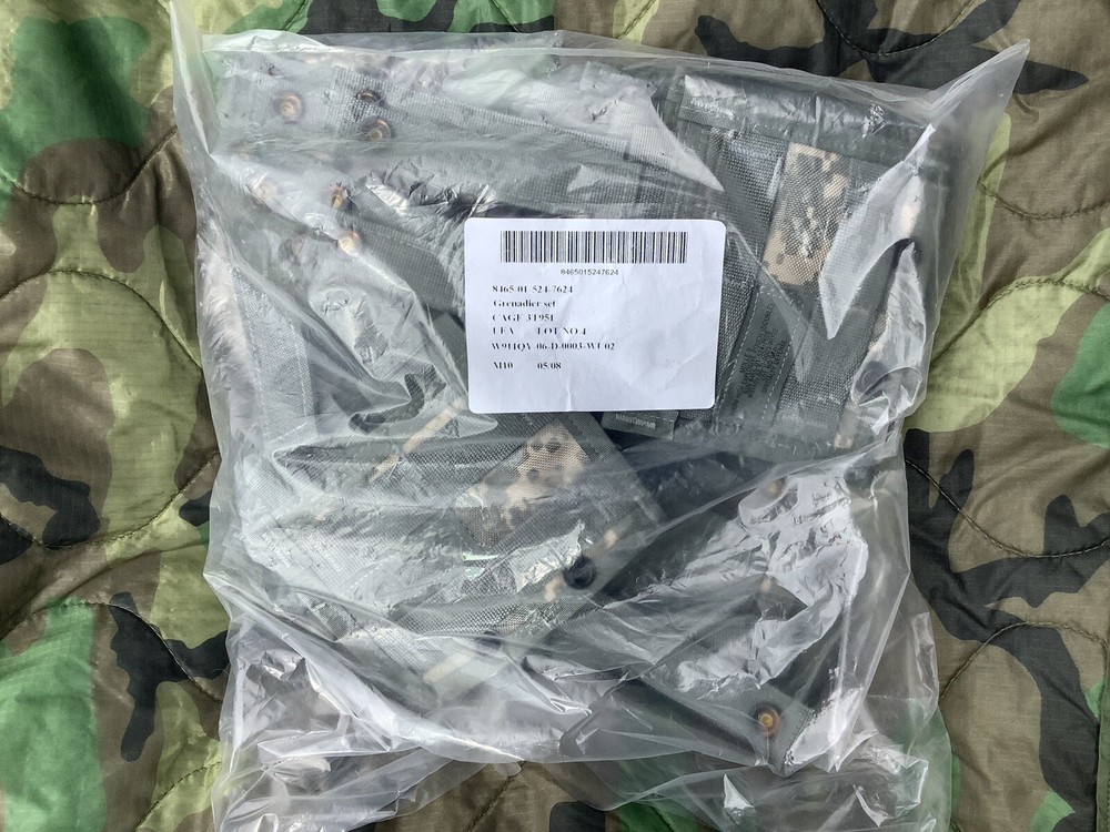 New Unopened USGI UCP Grenadier Pouch Set