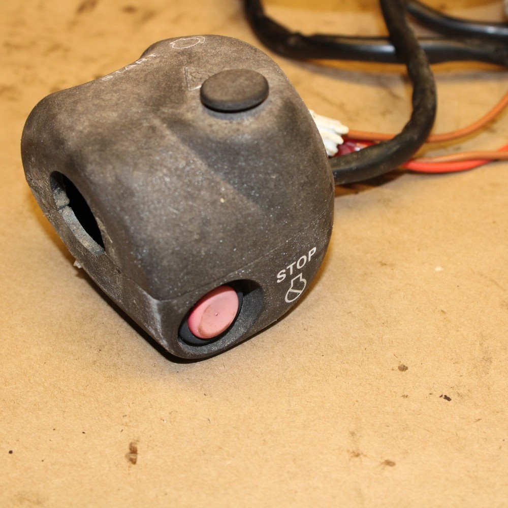 Yamaha 2002 XLT1200 Start Stop Kill Switch Button Screws Included