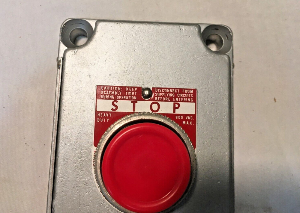 Killark XCS-OB2 Single Pushbutton Cover Assembly with Device Hazardous Locations