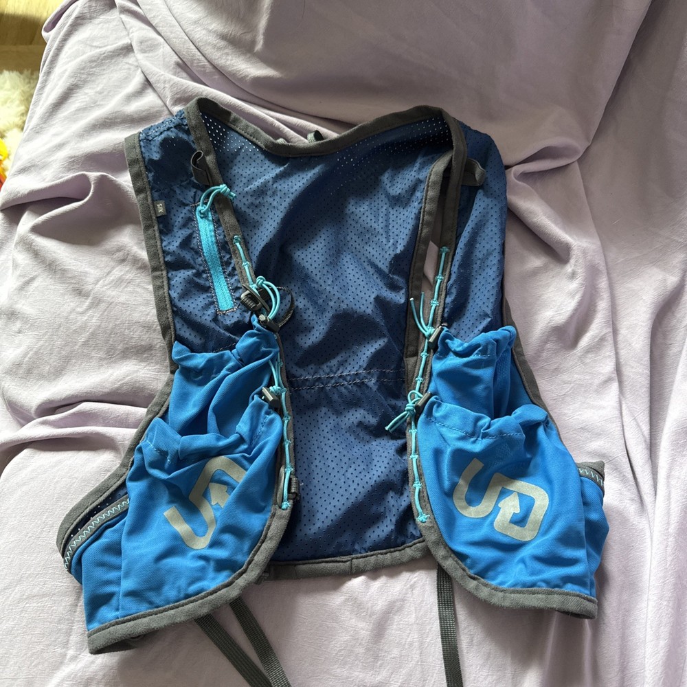 Ultimate Direction Blue Highland Vest Pack Size M/L Hydration