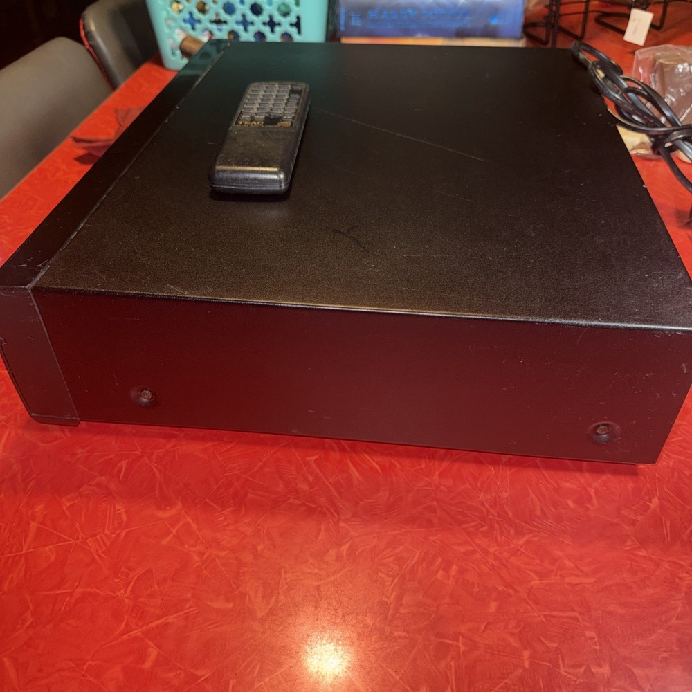 Teac Compact Disc Multi Player 5 Discs Model: PD-D2500 Tested Works Remote 1999