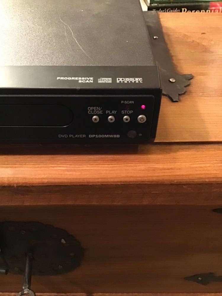 Magnavox DP100MW8B DVD Player, Tested, No Remote