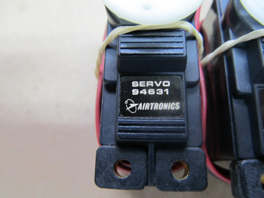 Four Airtronics #94631 Servos