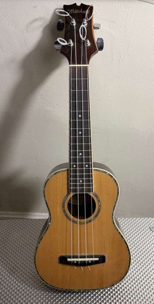 Mitchell Ukelele MU-70/N