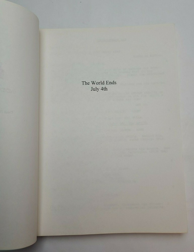INDEPENDENCE DAY / Dean Devlin 1995 Screenplay, aliens coming to destroy Earth
