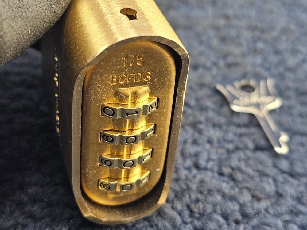 Master Lock 175: Combination Brass Padlock 4 Digit Resettable
