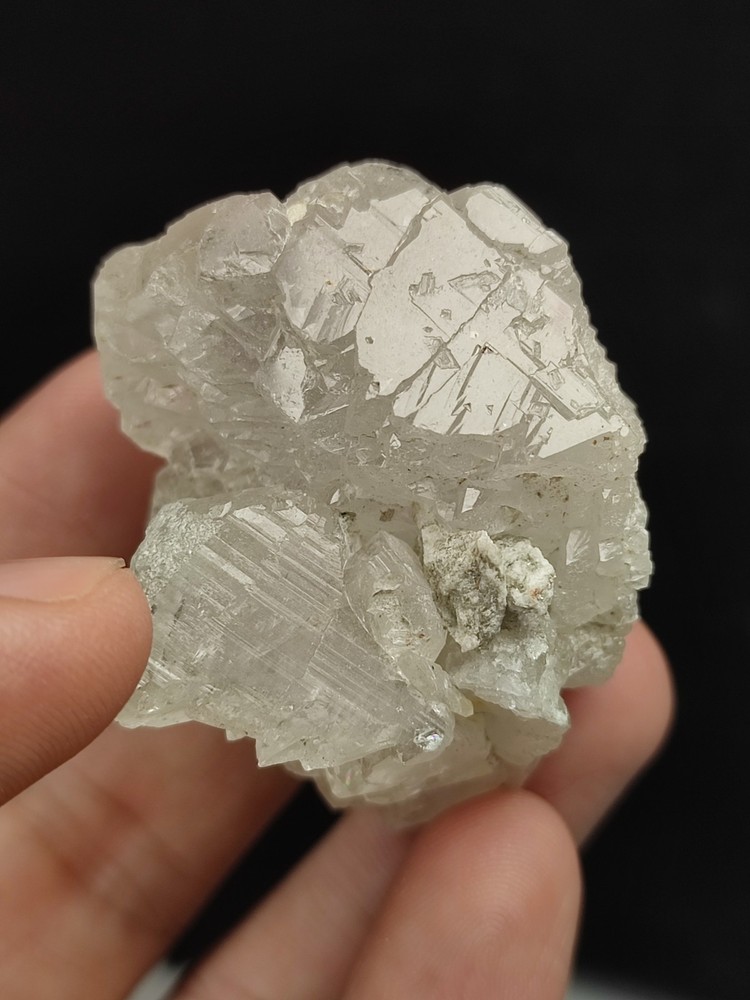 Etched Quartz Crystal With Good Luster & Nice Termination-Pak.