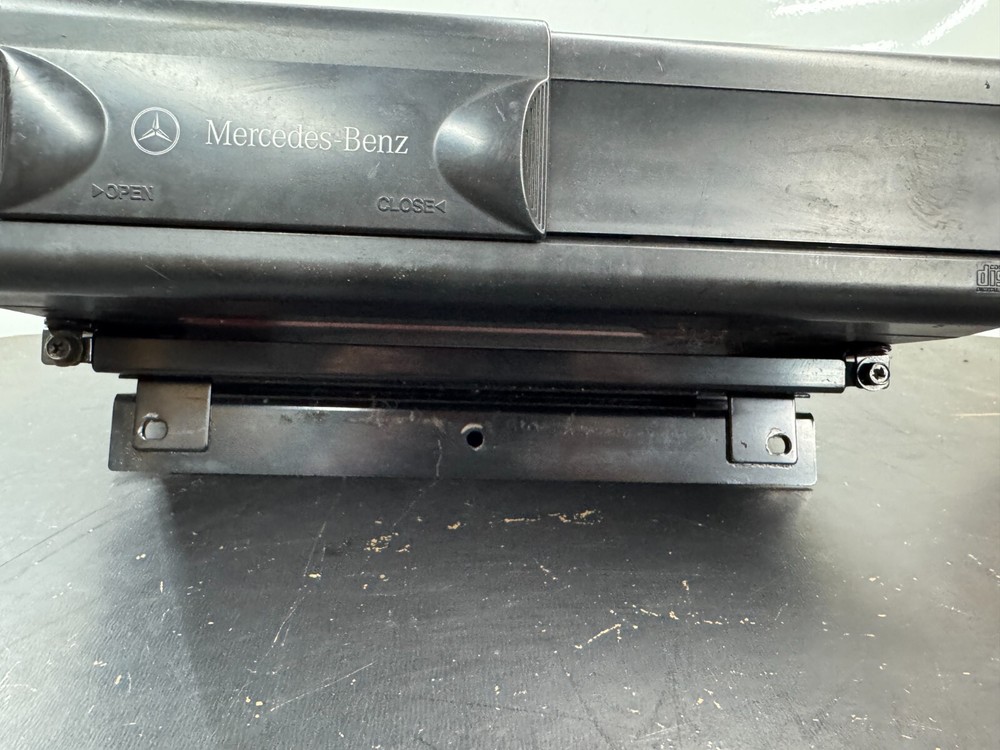 MERCEDES BENZ CD CHANGER