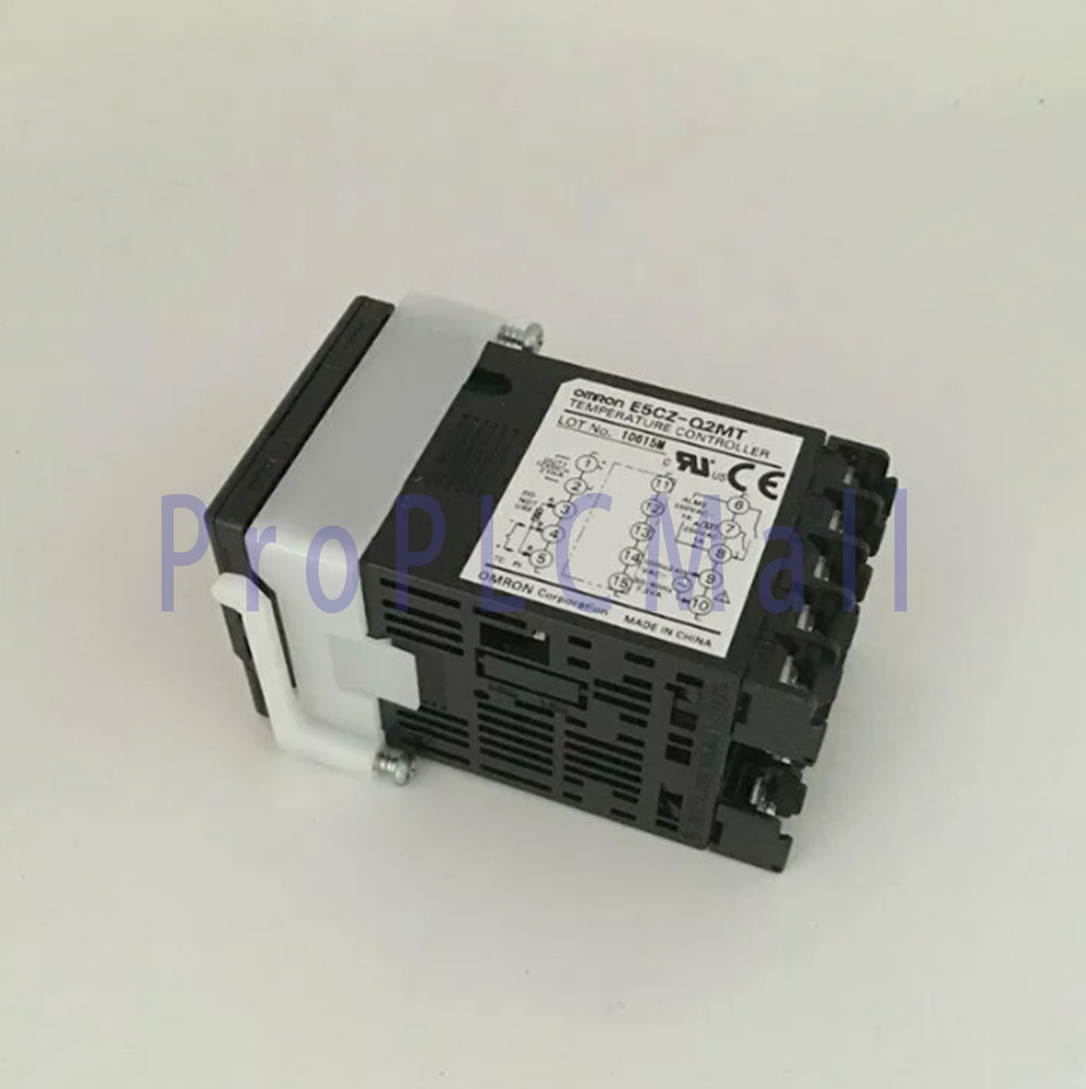 New Omron E5CZ-Q2MT Temperature Controller 100-240VAC~