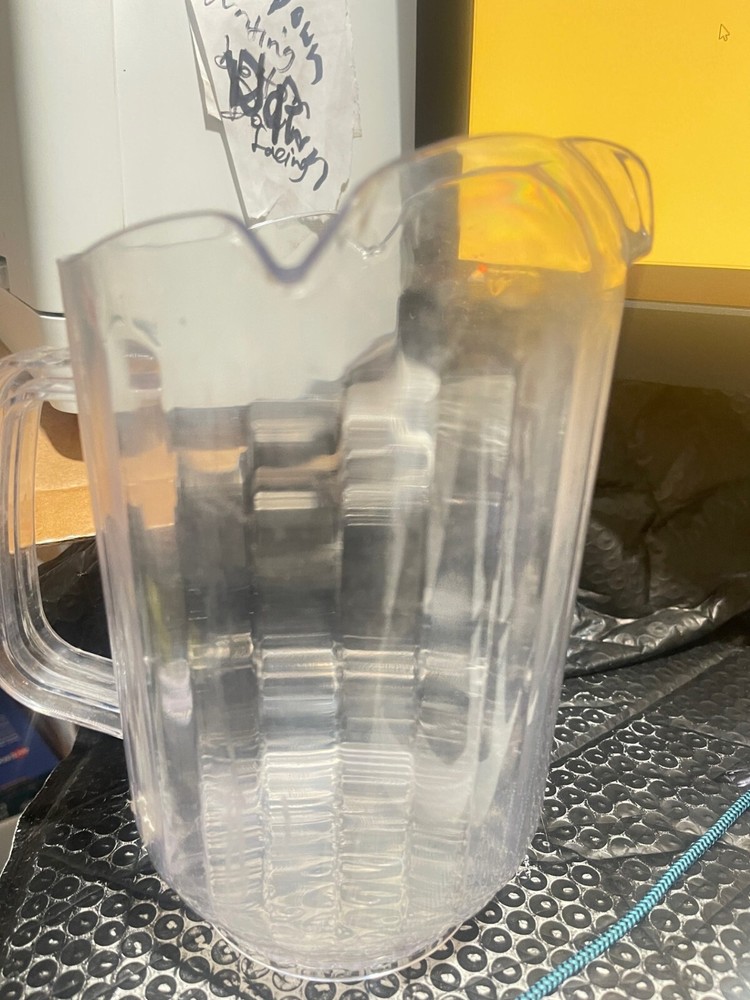 USED Thunder Group PLWP064CL 64 oz Clear Polycarbonate 3 Spout Water Pitcher (S)