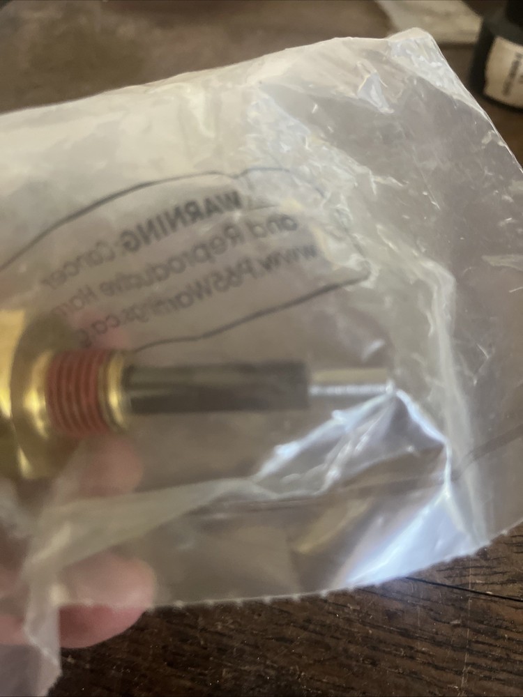NOS Freightliner Coolant Level Sensor 23522855