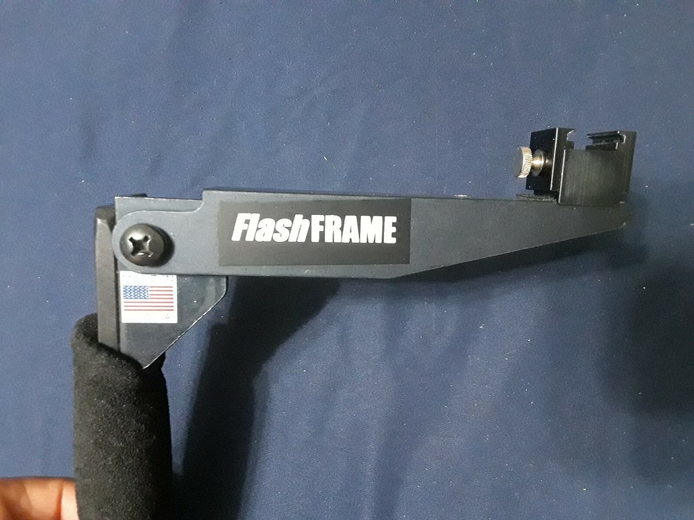 Flash bracket