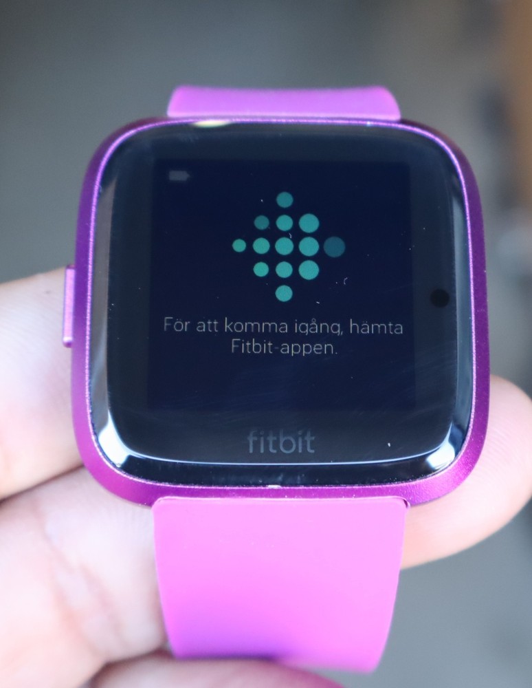 Fitbit Versa Lite Smart Watch Activity Tracker Purple/Mulberry With Charger