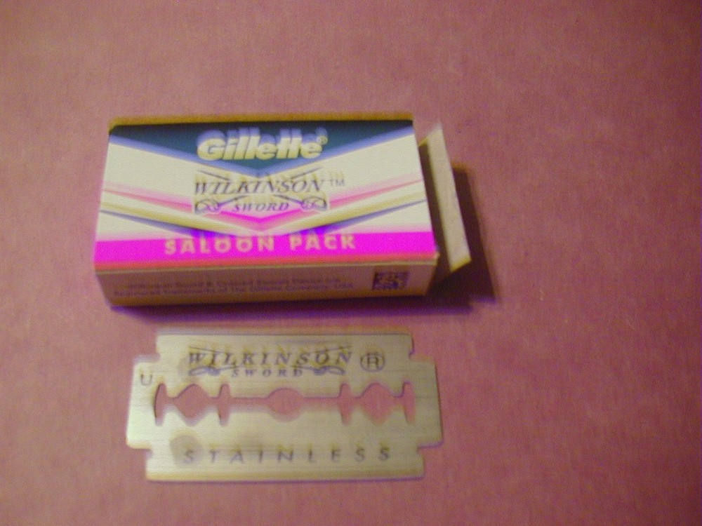 NEW 200 GILLETTE WILKINSON SWORD SALOON PACK 50 PER BOX