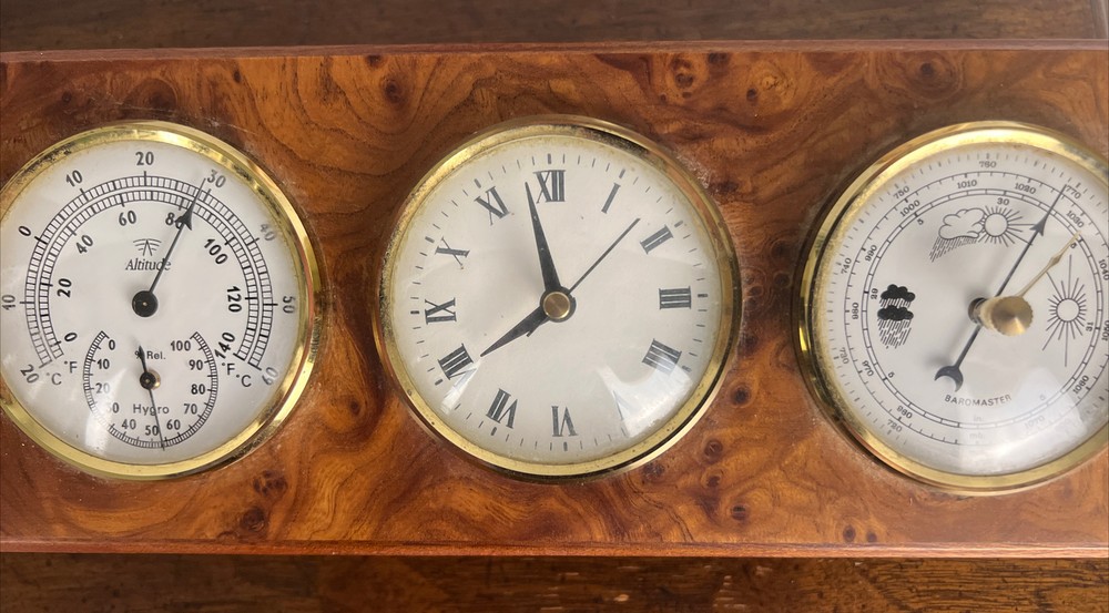 Desk Clock Barometer Altitude Humidity