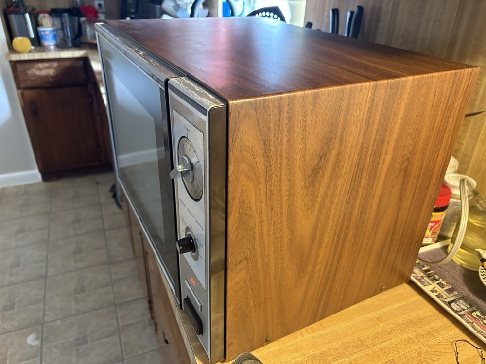 Sharp R-4624 Carousel Microwave Oven Countertop Woodgrain Timer Variable Control