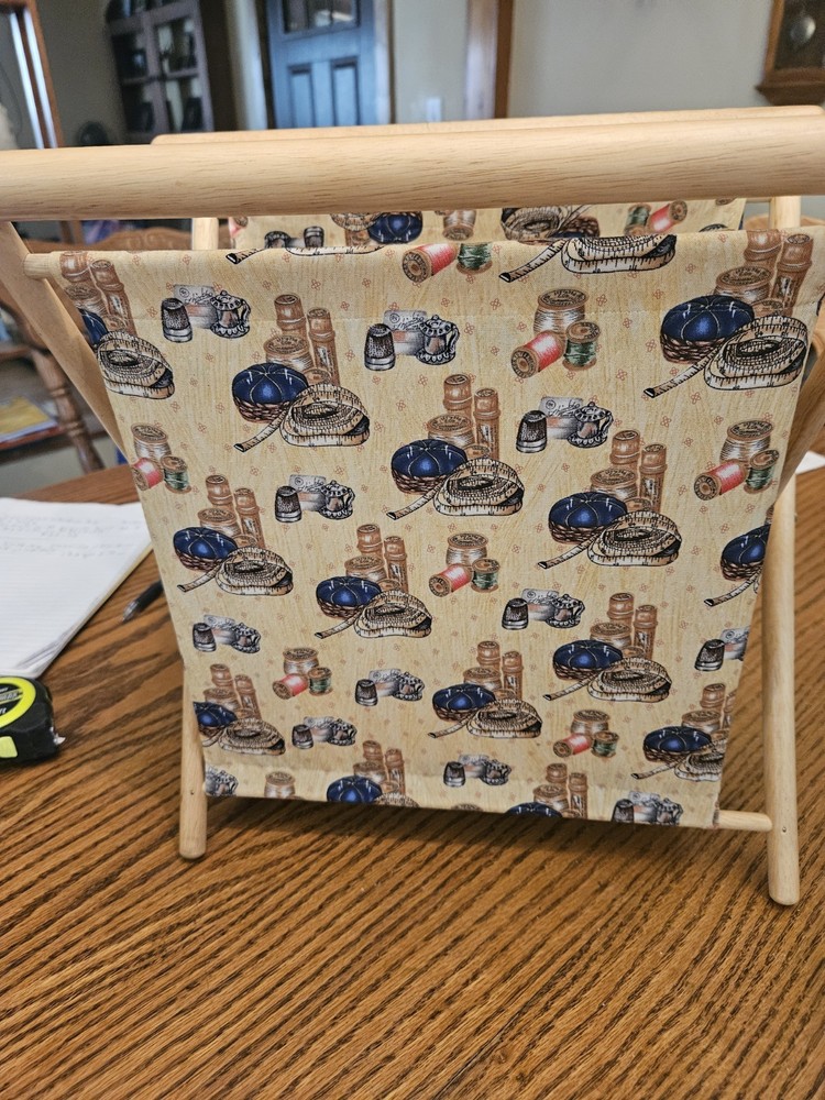 VTG FOLDING SEWING/KNITTING CADDY