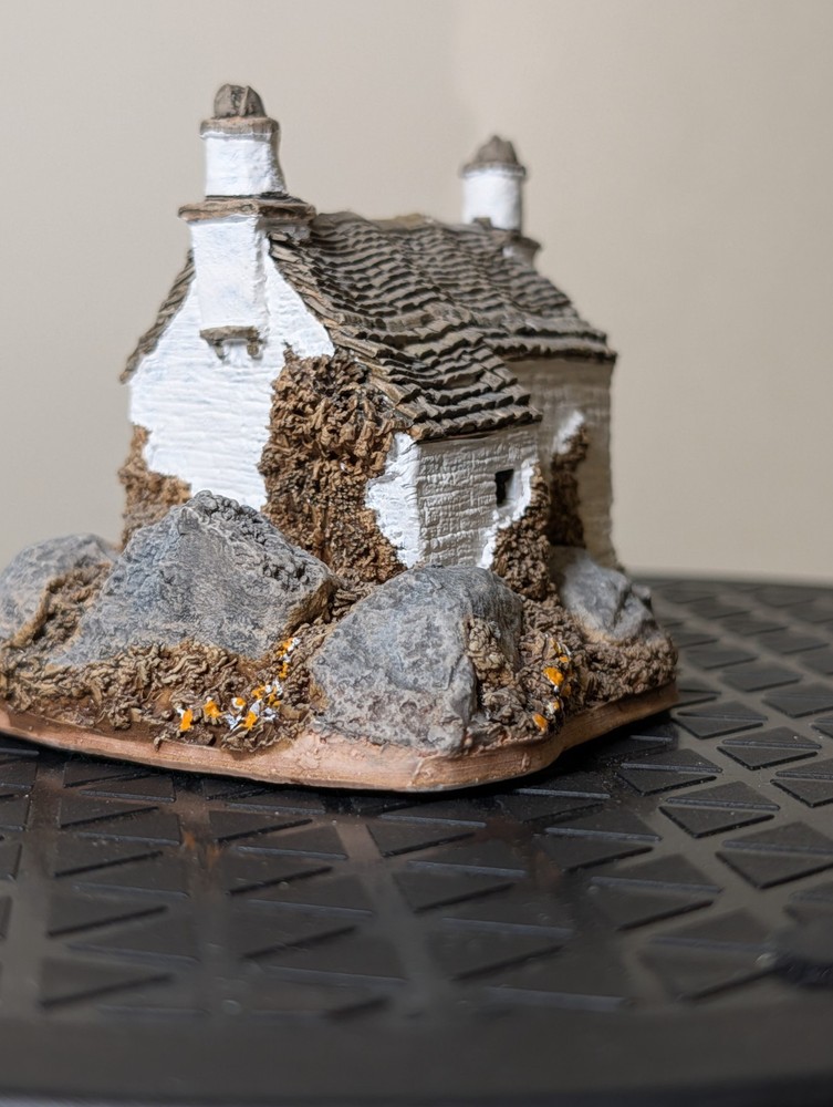 Lilliput Lane "Stoneybeck" From The English Collection, Dated 1987