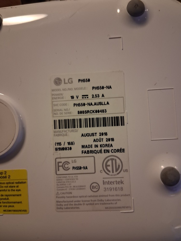 LG Cinabeam PH550-NA Bundle