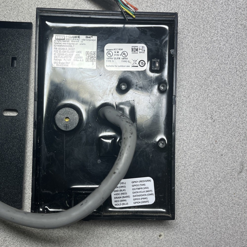 HID multiCLASS RPK40C Smart Card Reader With Keypad - 6136GN0000009