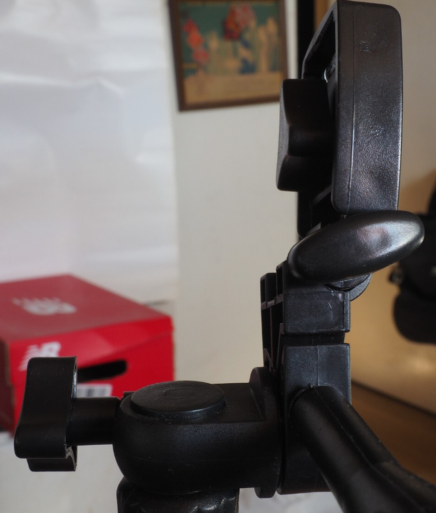 Weifeng WT3110A Camera Using Professional Flexible Aluminum Tripod Silver