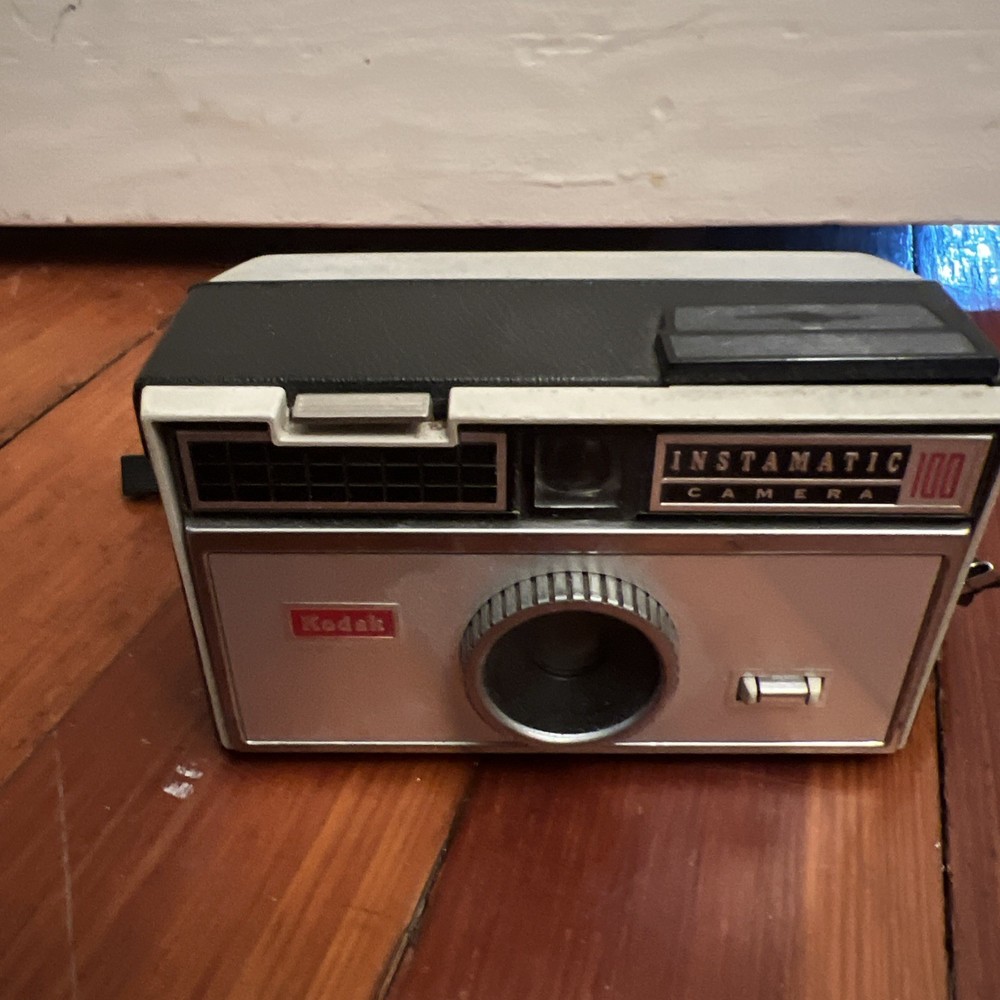 Vintage 1960s Kodak Instamatic 104 Camera -  Untested