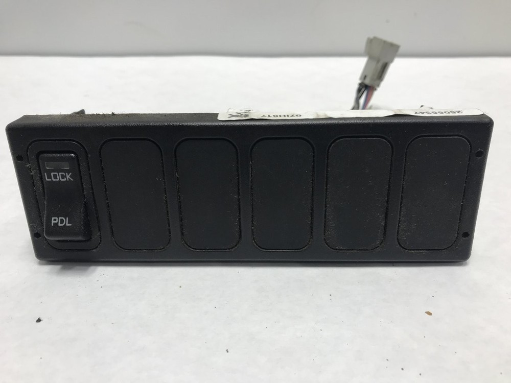 International 4400 SWITCH Dash Panel - Used