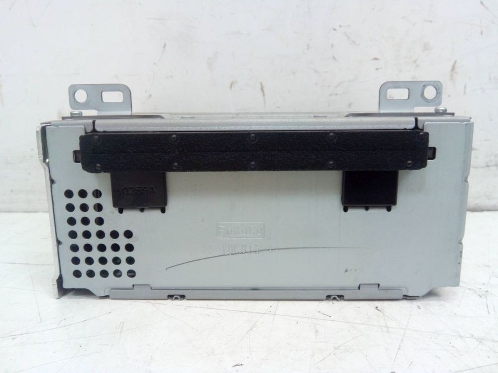 Radio/CD Changer Combination *CODE not present. Fits Ford Transit V36