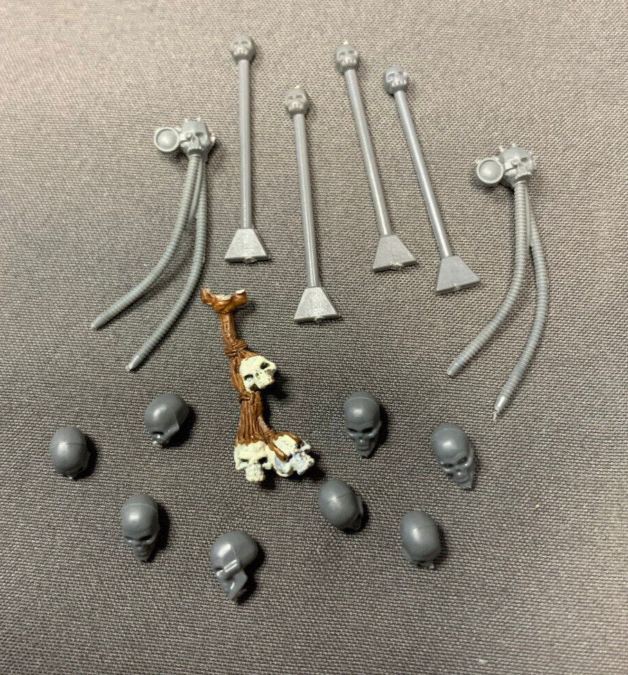 40K Bits Assorted Skulls x15