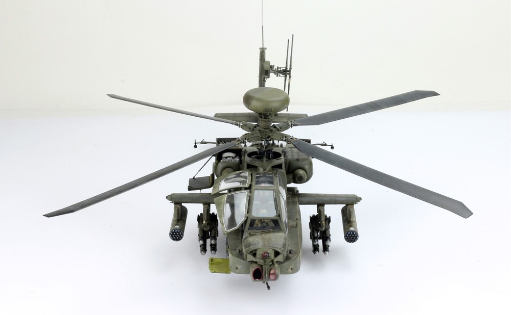 ProBuilt 1:35 AH-64D Apache Longbow Helicopter /w 2 Pilots (PreOrder)