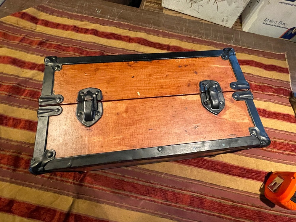 Steamer Trunk Salesman Sample/Doll Trunk