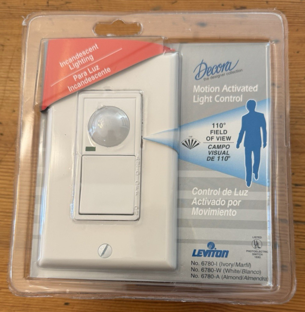 Leviton Decora Motion Activated Light Control Model 6780 New in Sealed Package
