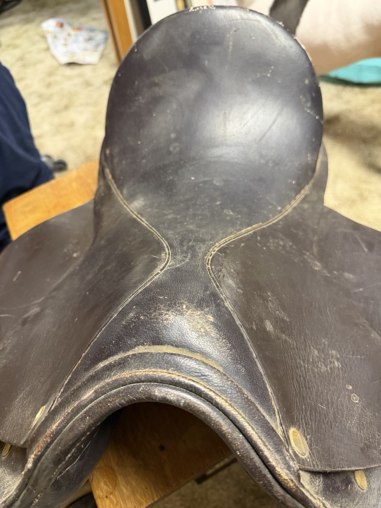 Silver Fox 17" English Saddle