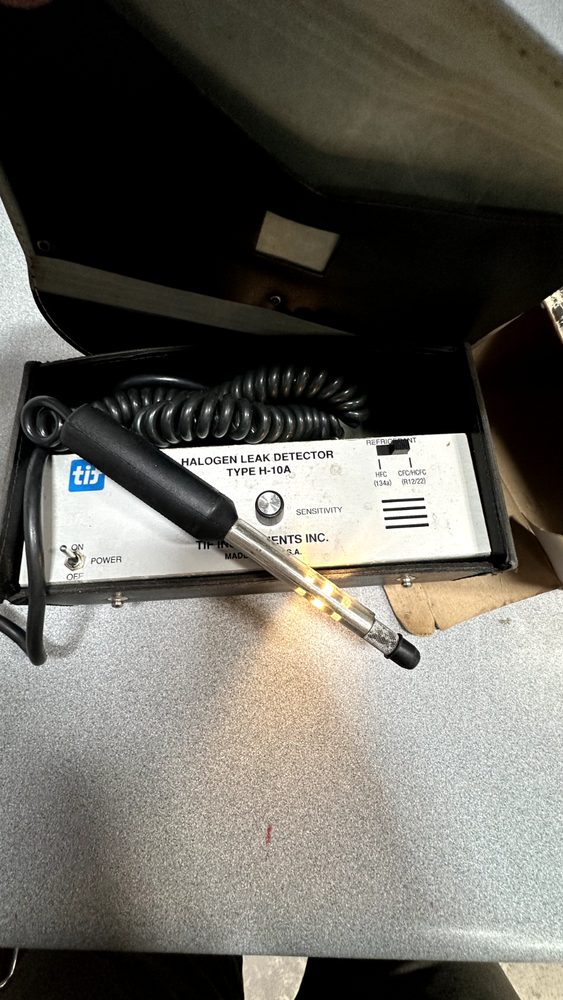 TIF H-10A HALOGEN LEAK DETECTOR AC PUMP STYLE