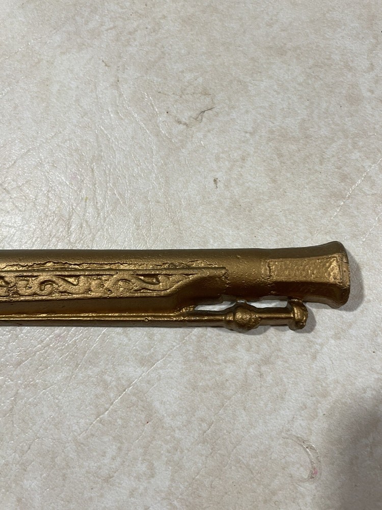 handmade wall hanging gun