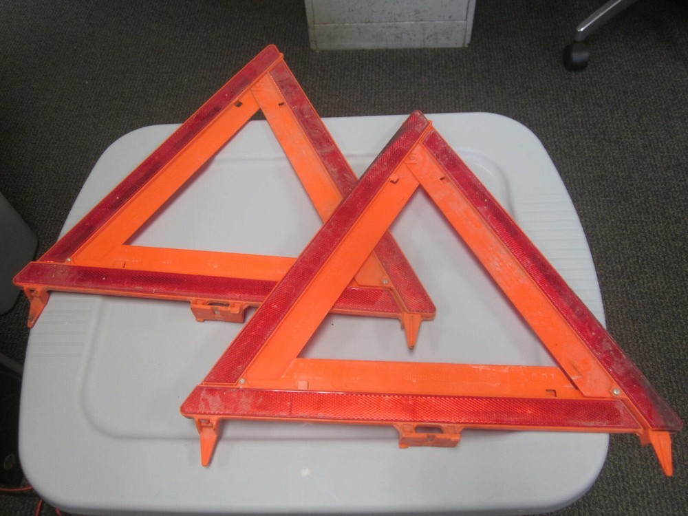 Signal Stat Triangle Flares 798 Emergency Roadside Warning Reflectors QTY2