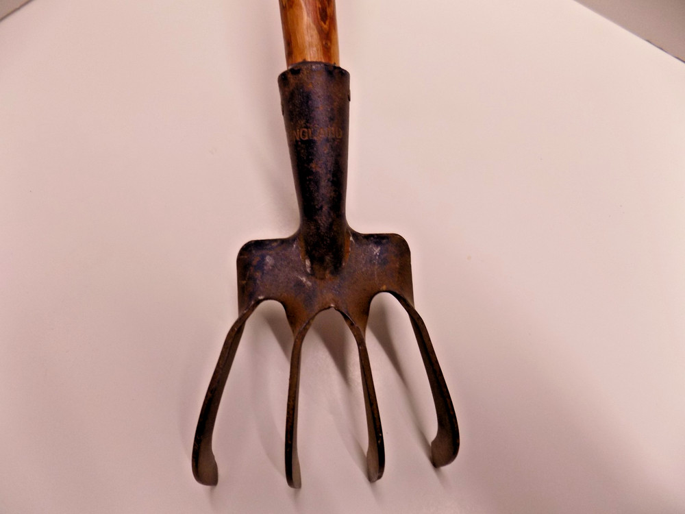 Vintage Custom Made Garden Claw