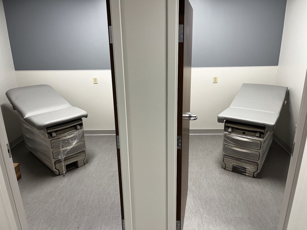 Midmark 204 Exam Tables