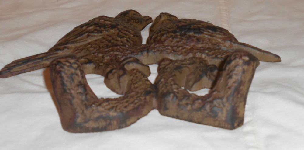 CAST IRON RUST FINISH 2 BIRD COAT HOOK (2 HOOKS)