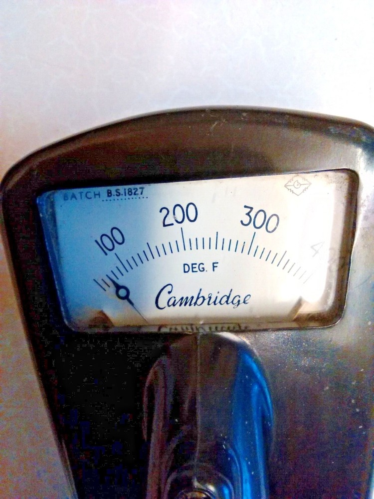 Vintage Cambridge Temperature Meter & Case (4162)