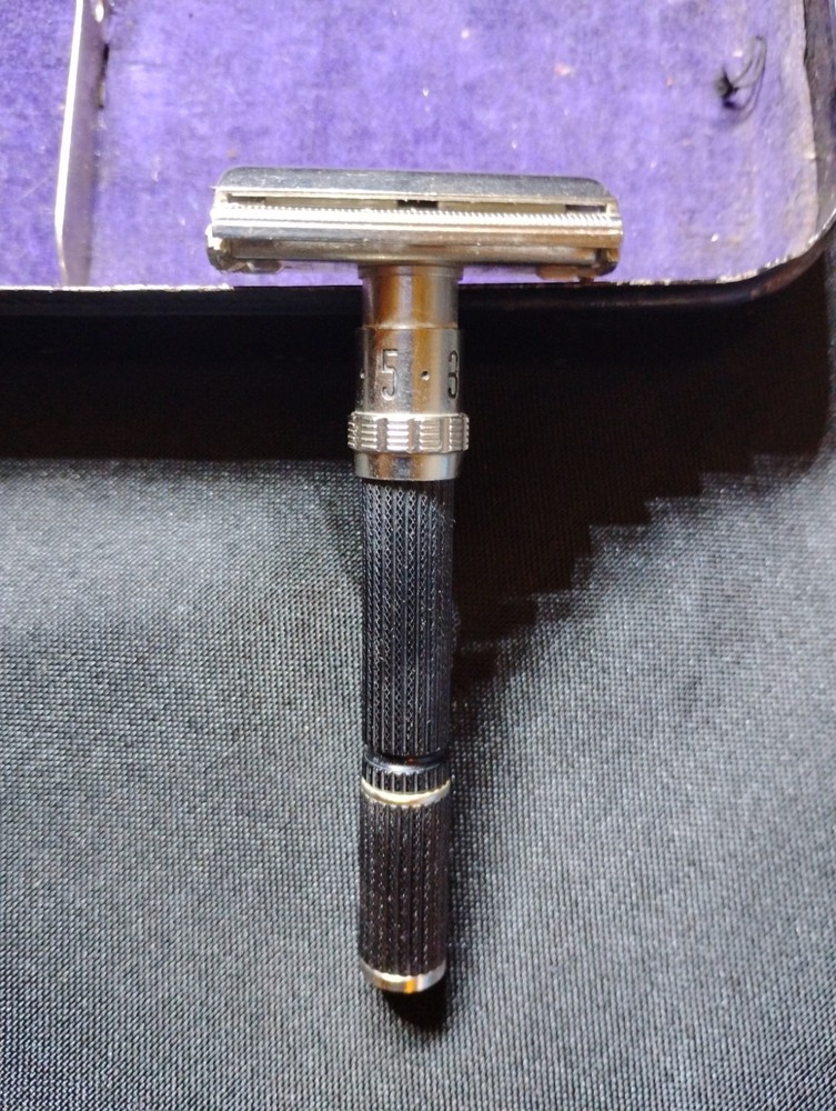 1969 Gillette Super Adjustable 109 "Black Beauty" Razor - O4 Date Code W/Case