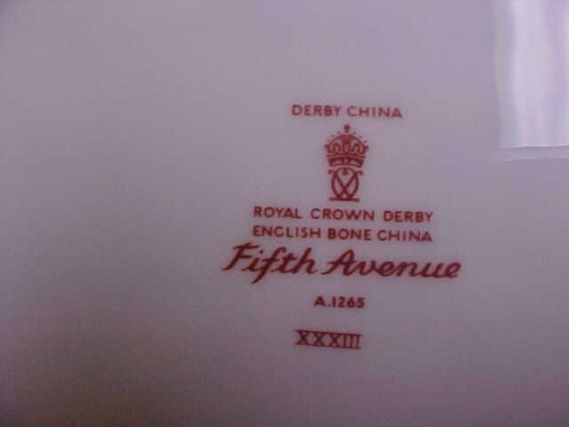 Royal Crown Derby Fifth Avenue 5 Piece Place Setting(s)