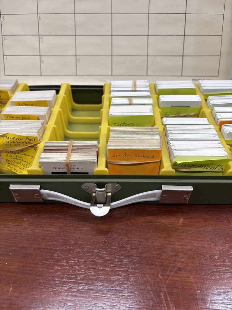 Vintage 35mm Slide Storage Case With Slides **Untested