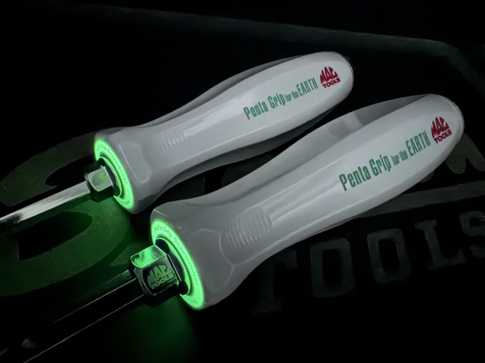 Mac Tools 2022 Striking Flat Screwdriver 2 Set Penta Grip White Hard Handle